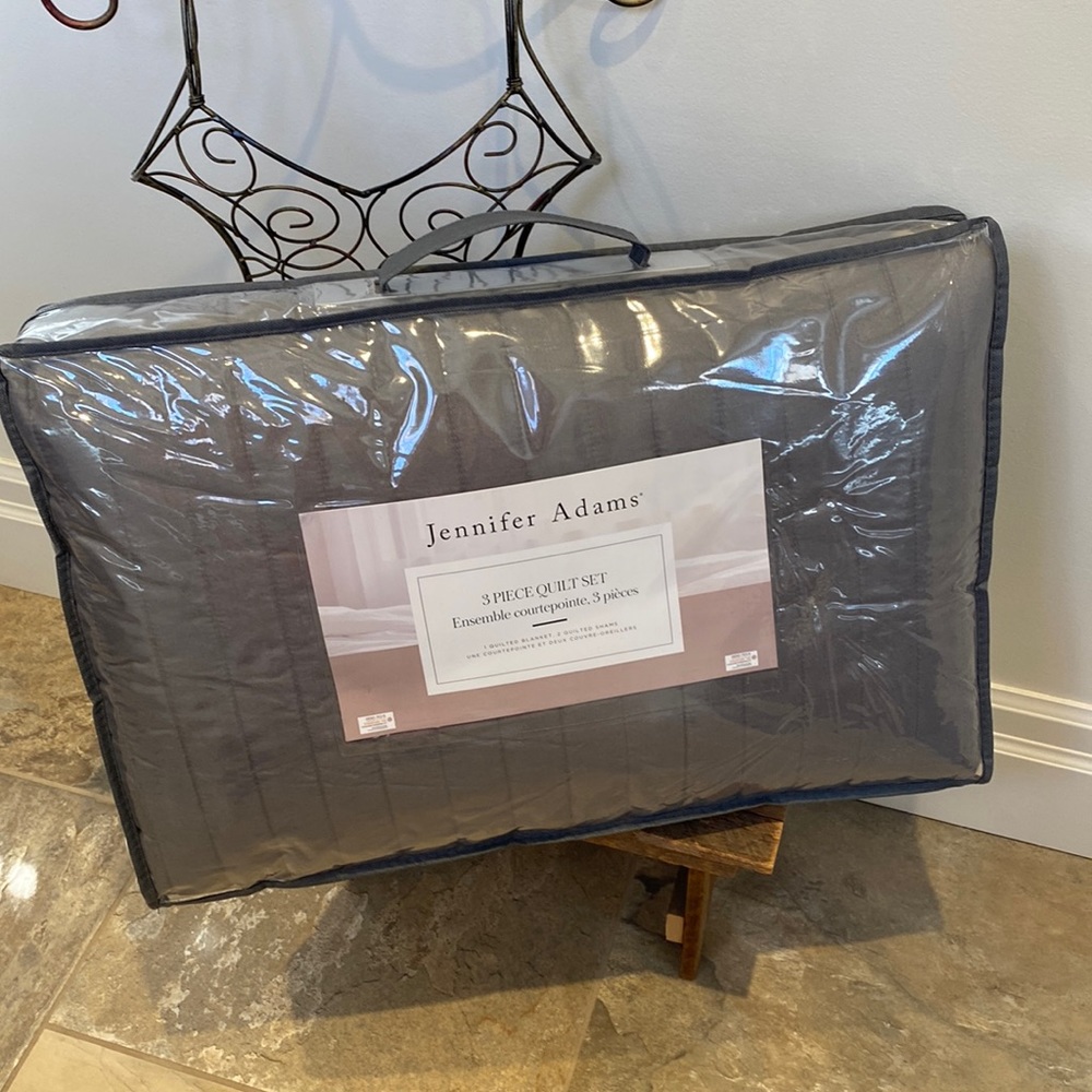 🆕 Jennifer Adams Home Codora 3 Piece Quilt Set